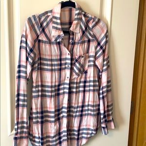 Light weight flannel with back button details